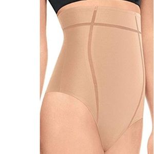 NEW Spanx Vintage Haute Contour High Waist Thong